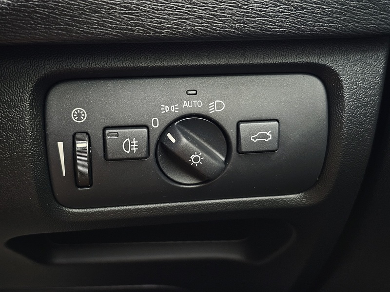 Volvo V40 D3 Inscription - U1534