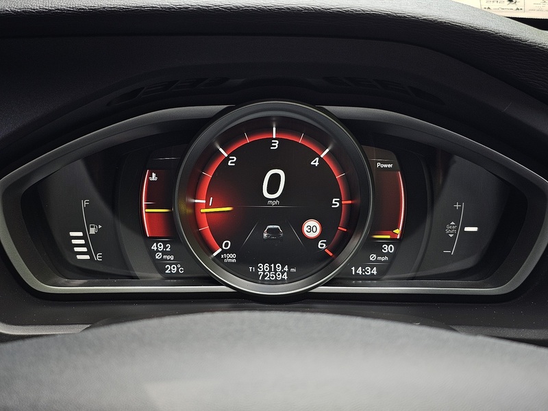 Volvo V40 D3 Inscription - U1534