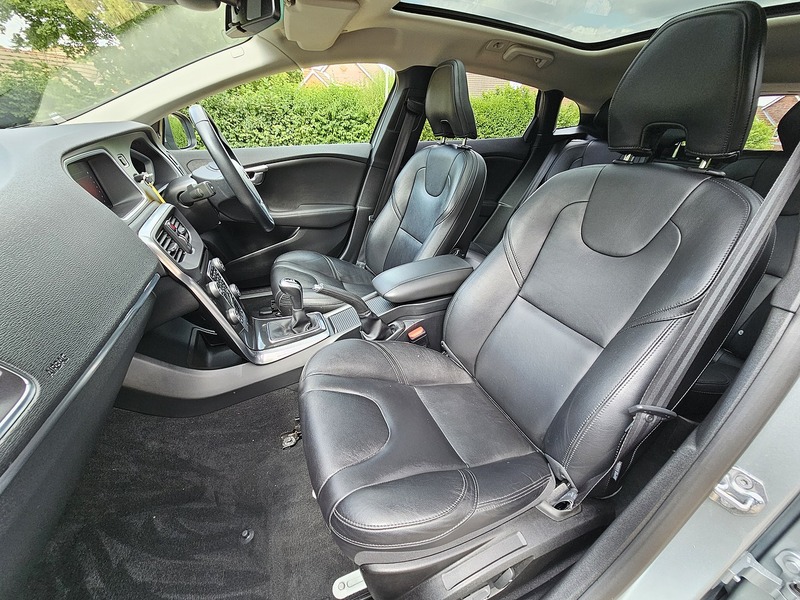 Volvo V40 D3 Inscription - U1534