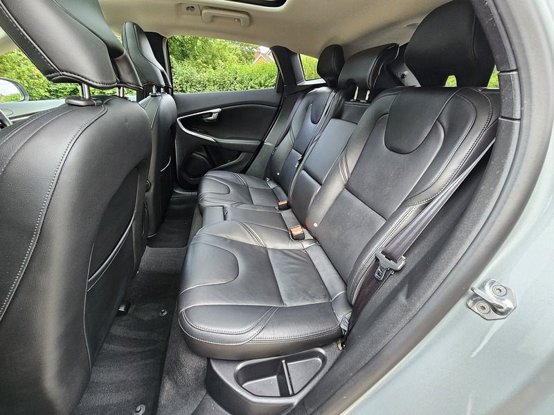 Volvo V40 D3 Inscription - U1534