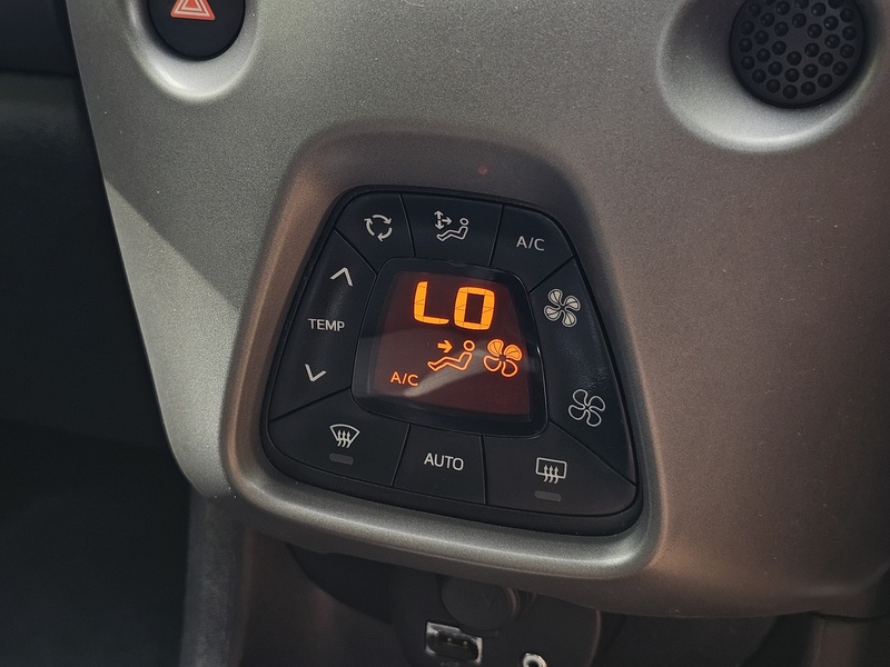 Toyota AYGO VVT-i x-trend - U1539
