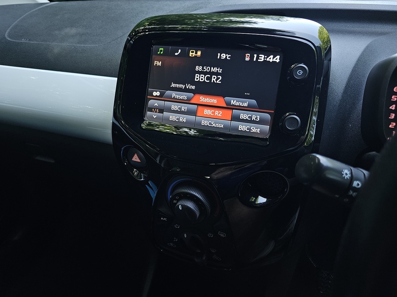 Toyota AYGO VVT-i x-pression - U1550
