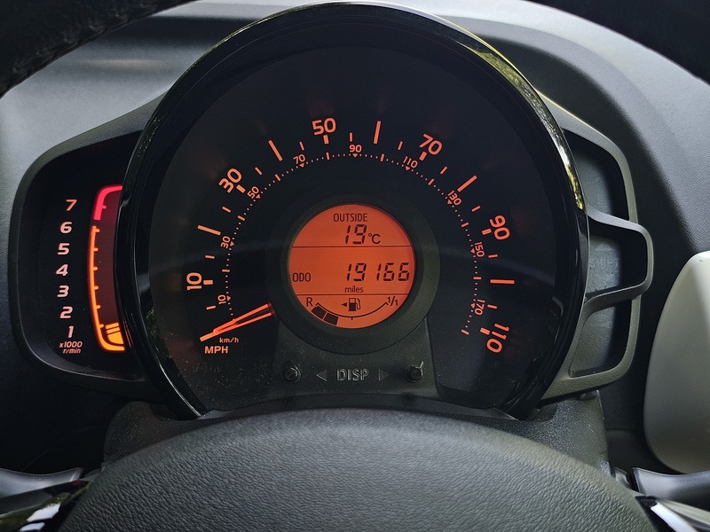 Toyota AYGO VVT-i x-pression - U1550