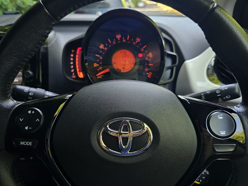 Toyota AYGO VVT-i x-pression - U1550
