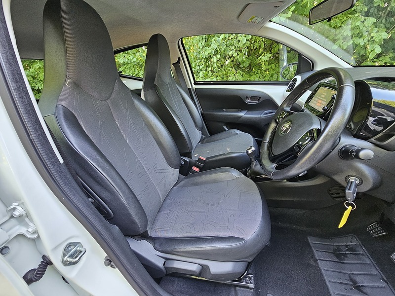Toyota AYGO VVT-i x-pression - U1550