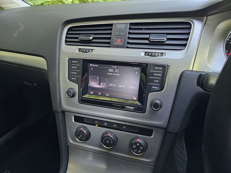 Volkswagen Golf TSI BlueMotion Tech SE - U1577