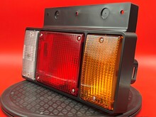 LAMP ASM RR COMB R/H Image 1