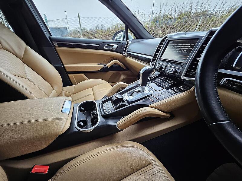 3.0 TD V6 Platinum Edition SUV 5dr Diesel TiptronicS 4WD Euro 5 (s/s) (245 ps)