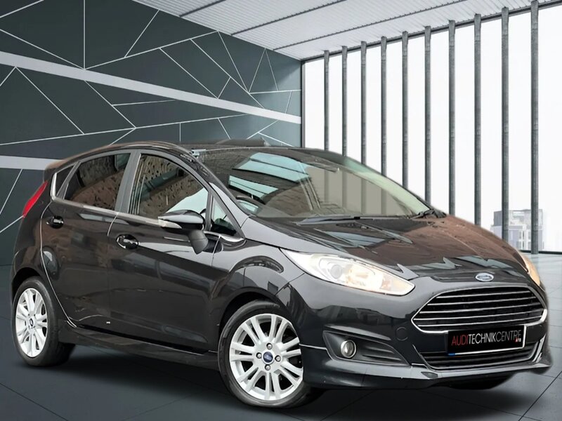 1.25 Zetec Hatchback 5dr Petrol Manual Euro 5 (82 ps)