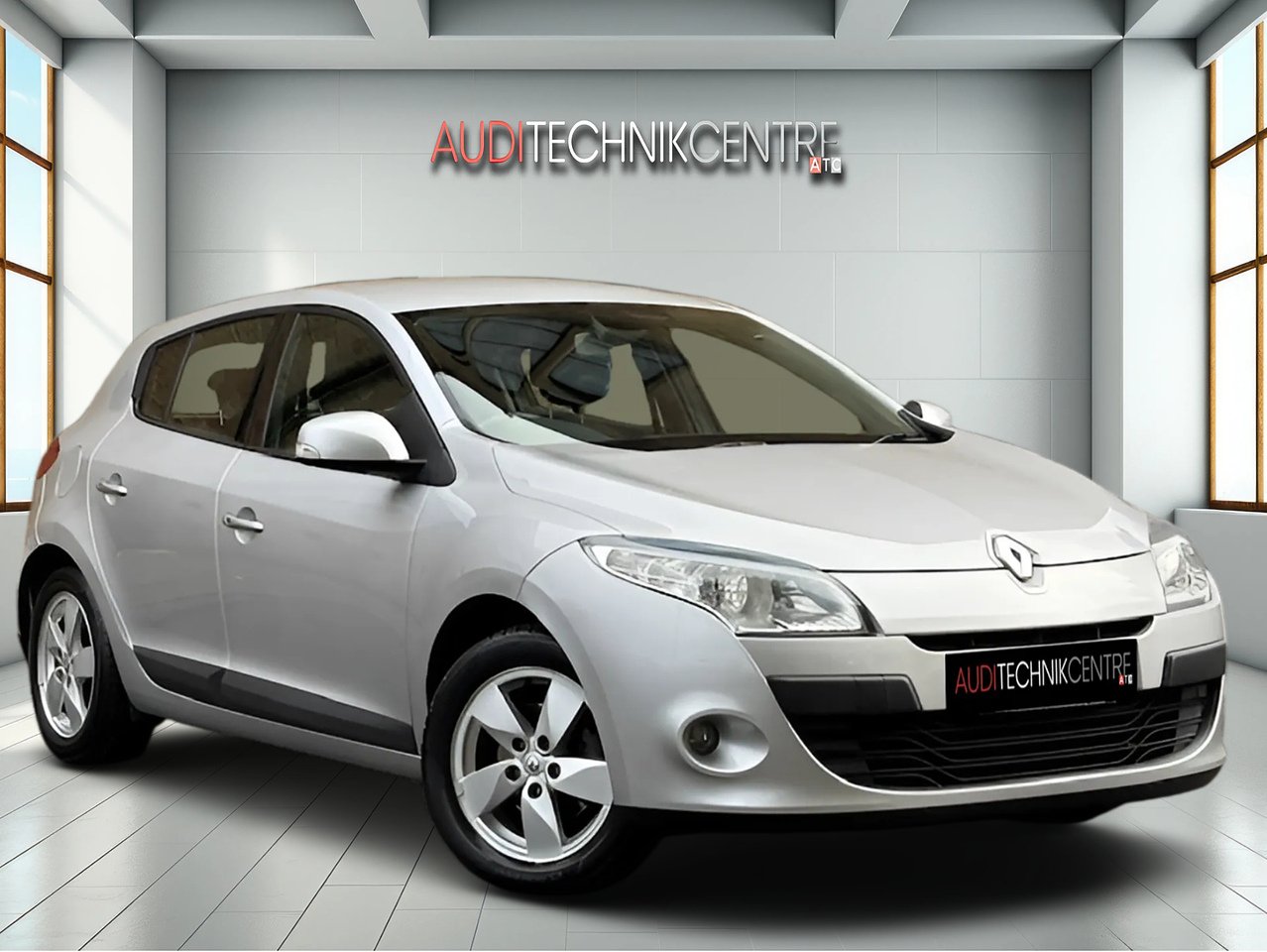 Renault 1.6 16V Dynamique Hatchback 5dr Petrol Manual Euro 5 (110 ps)