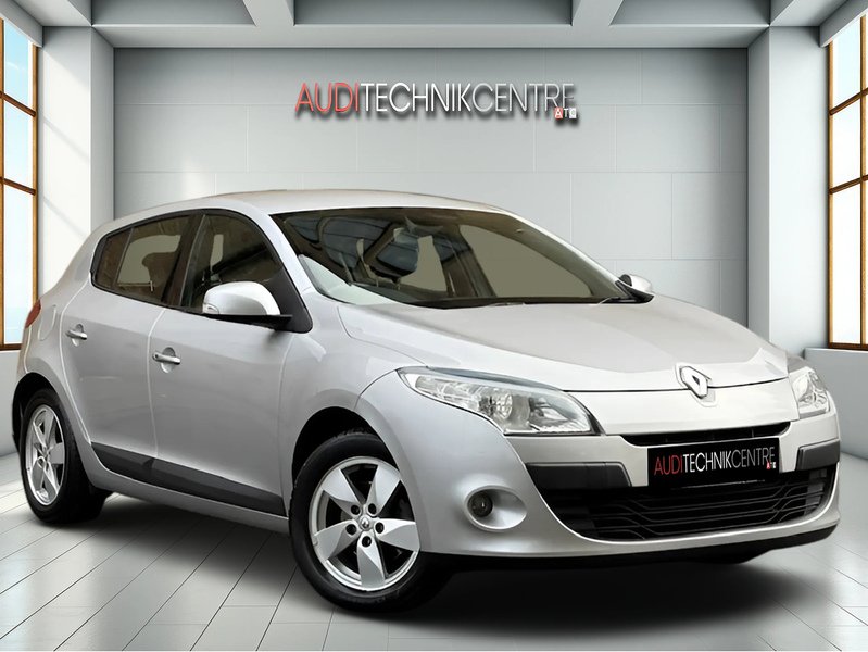 1.6 16V Dynamique Hatchback 5dr Petrol Manual Euro 5 (110 ps)