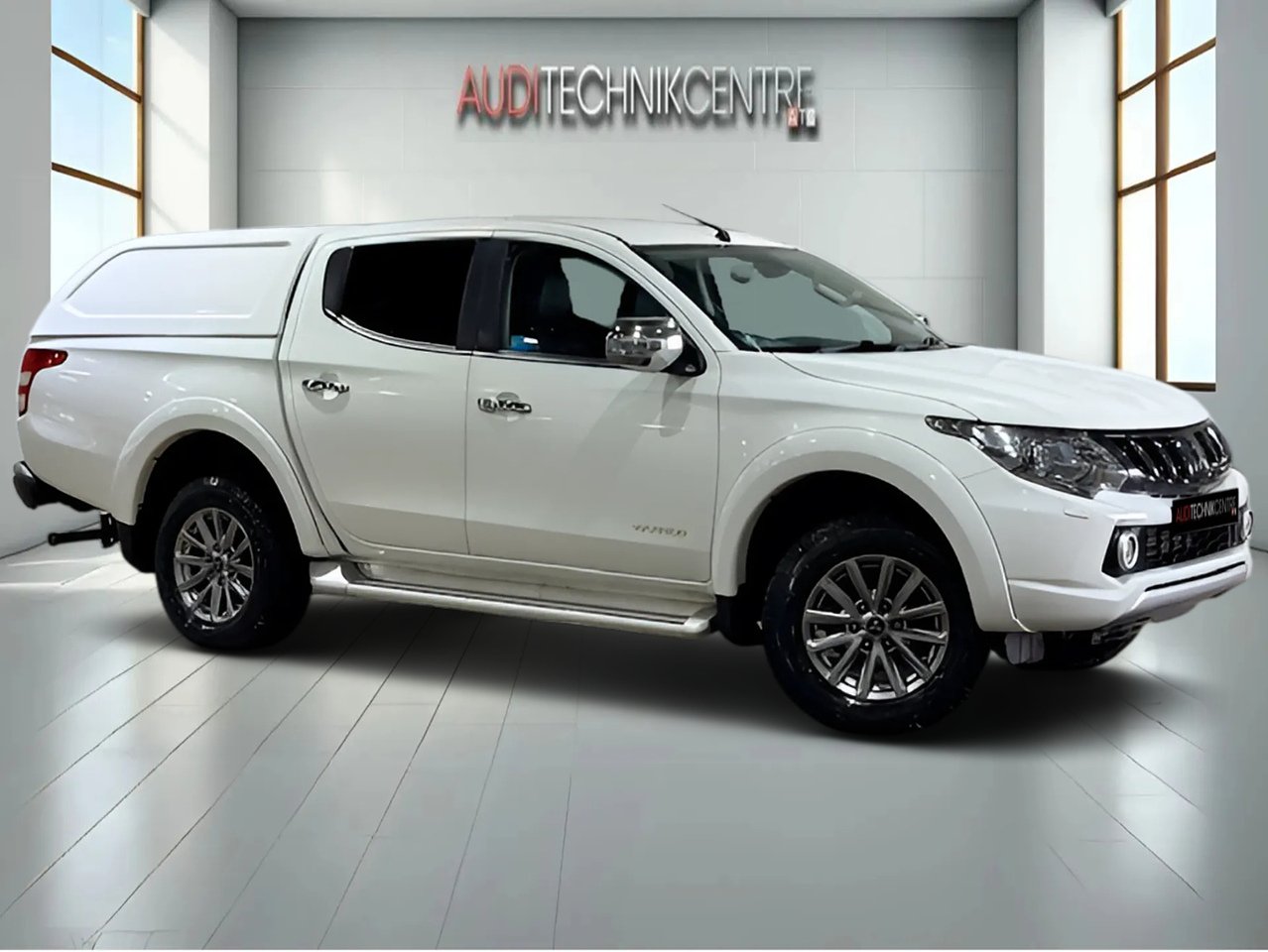Mitsubishi 2.4 DI-D DC Warrior Pickup Double Cab 4dr Diesel Manual 4WD Euro 6 (178 ps)