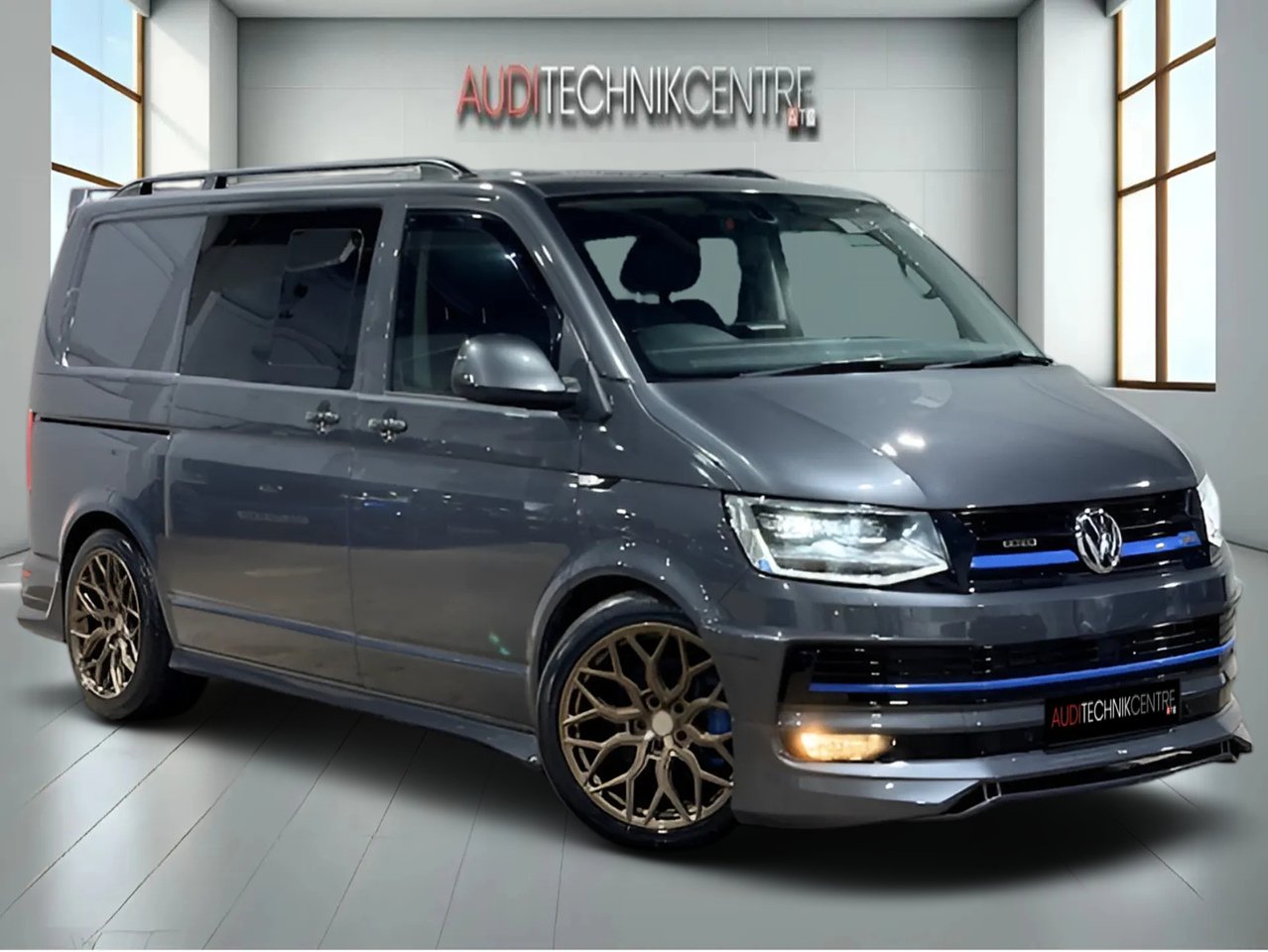 Volkswagen 2.0 BiTDI T32 BlueMotion Tech Window Van 4dr Diesel DSG 4Motion SWB Euro 6 (s/s) (204 ps)
