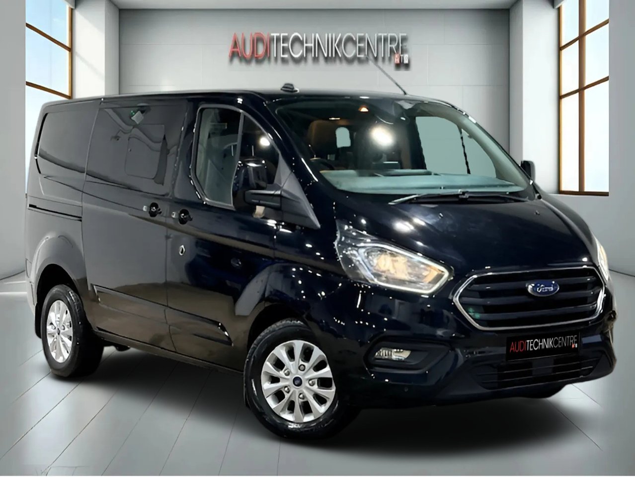 Ford 2.0 300 EcoBlue Limited Crew Van Double Cab 5dr Diesel Auto L1 H1 Euro 6 (s/s) (130 ps)