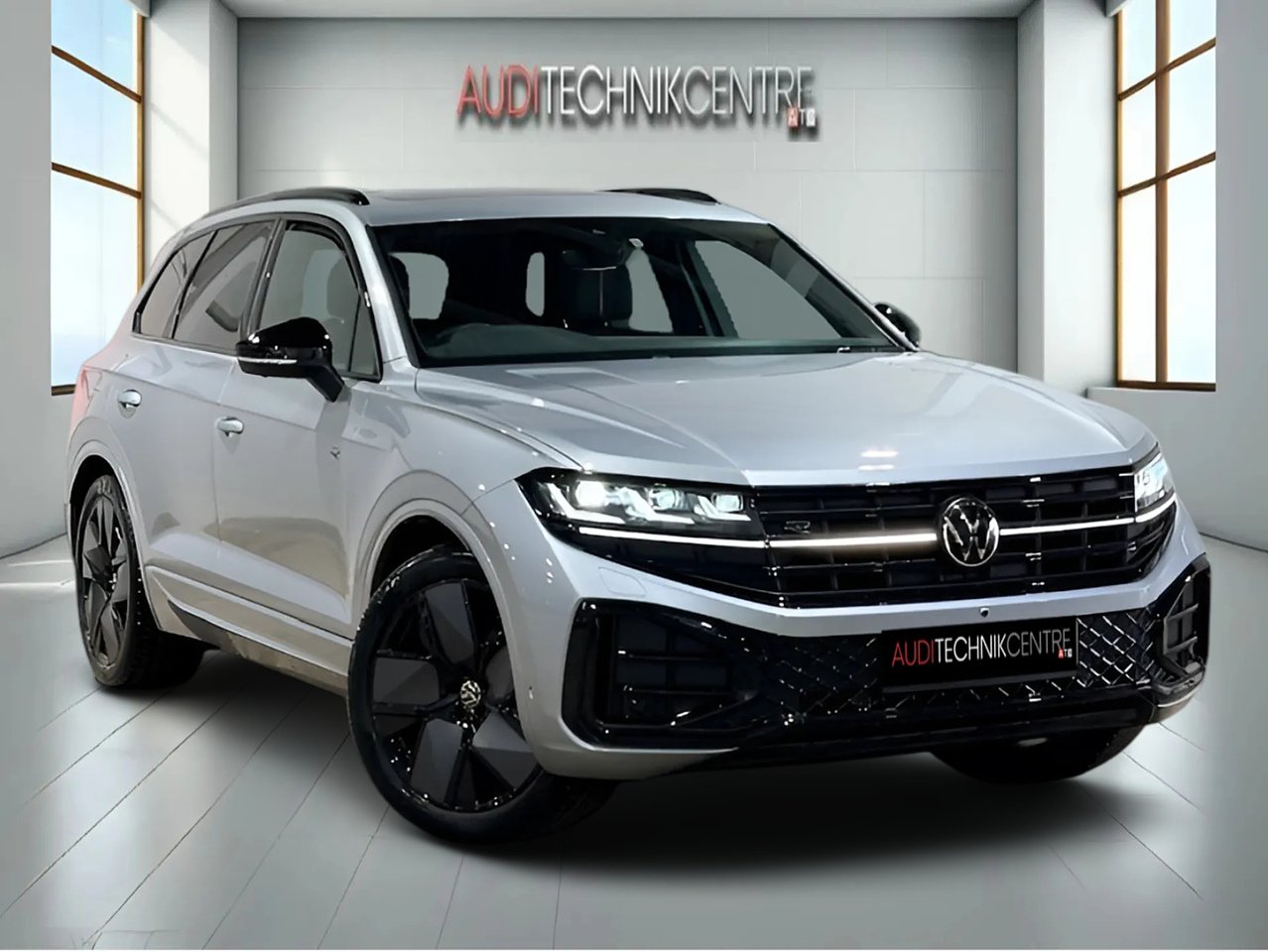 Volkswagen 3.0 TDI V6 Black Edition SUV 5dr Diesel Tiptronic 4Motion Euro 6 (s/s) (286 ps)