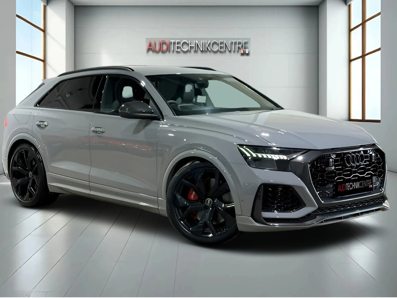 Audi 4.0 TFSI V8 Carbon Black SUV 5dr Petrol Tiptronic quattro Euro 6 (s/s) (600 ps)