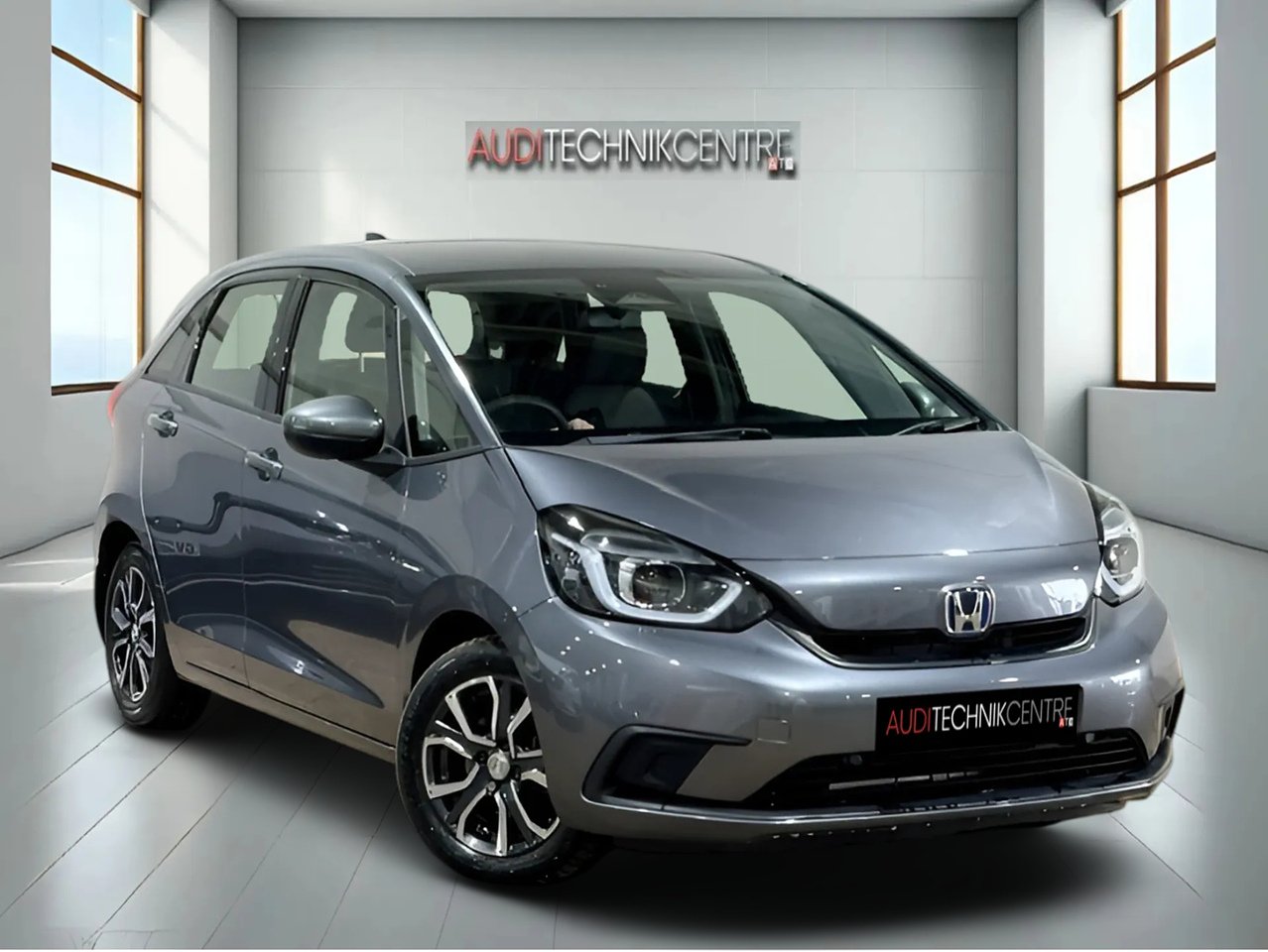 Honda 1.5 h i-MMD SE Hatchback 5dr Petrol Hybrid eCVT Euro 6 (s/s) (107 ps)