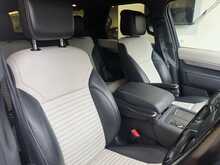 Land Rover Discovery D250 MHEV R-Dynamic SE - U1165
