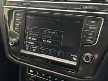 Volkswagen Tiguan TSI BlueMotion Tech SEL - U1202