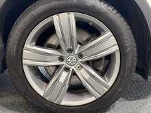 Volkswagen Tiguan TSI BlueMotion Tech SEL - U1202