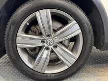 Volkswagen Tiguan TSI BlueMotion Tech SEL - U1202