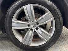 Volkswagen Tiguan TSI BlueMotion Tech SEL - U1202