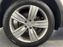 Volkswagen Tiguan TSI BlueMotion Tech SEL - U1202