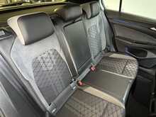 Volkswagen Golf TSI R-Line - U1220