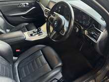 BMW 3 Series 330e M Sport - U1235