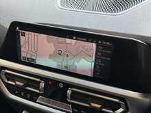 BMW 3 Series 330e M Sport - U1235