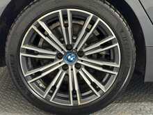 BMW 3 Series 330e M Sport - U1235