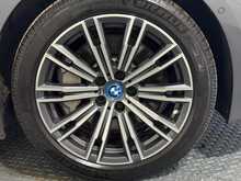 BMW 3 Series 330e M Sport - U1235