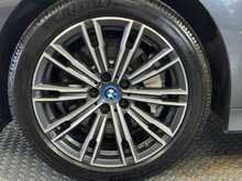 BMW 3 Series 330e M Sport - U1235