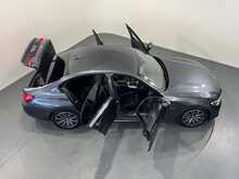 BMW 3 Series 330e M Sport - U1235