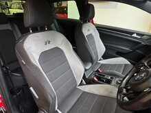 Volkswagen Golf TSI BlueMotion Tech R - U1238