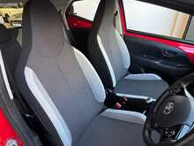 Toyota AYGO VVT-i x-play - U1239