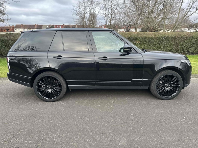 Land Rover 3.0 D300 MHEV Westminster Black SUV 5dr Diesel Auto 4WD Euro 6 (s/s) (300 ps)