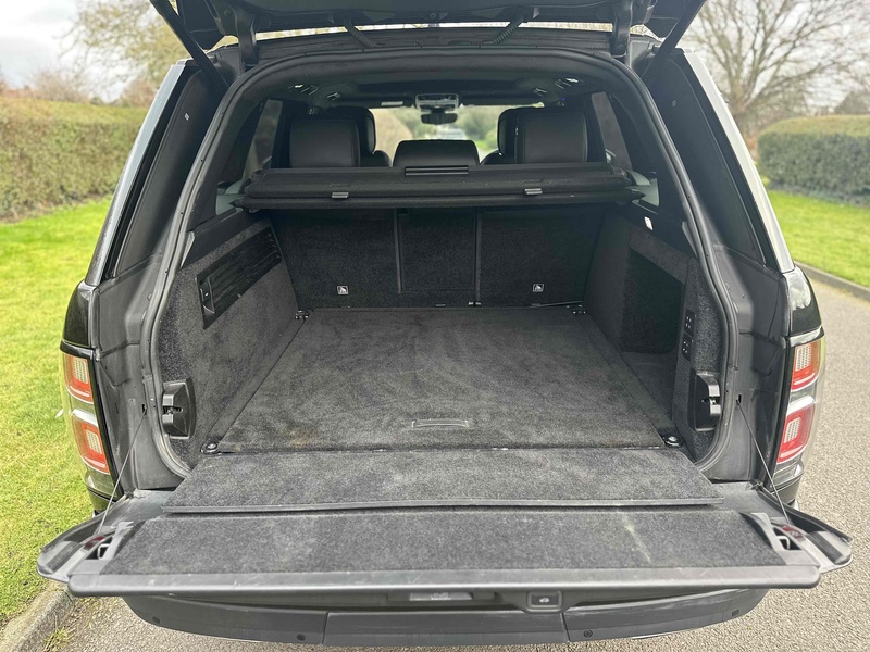 Land Rover 3.0 D300 MHEV Westminster Black SUV 5dr Diesel Auto 4WD Euro 6 (s/s) (300 ps)