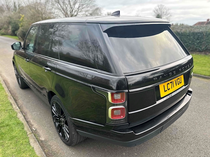 Land Rover 3.0 D300 MHEV Westminster Black SUV 5dr Diesel Auto 4WD Euro 6 (s/s) (300 ps)