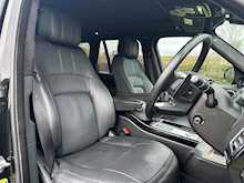 Land Rover Range Rover D300 MHEV Westminster Black