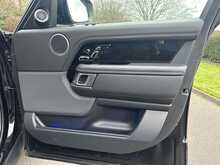 Land Rover Range Rover D300 MHEV Westminster Black