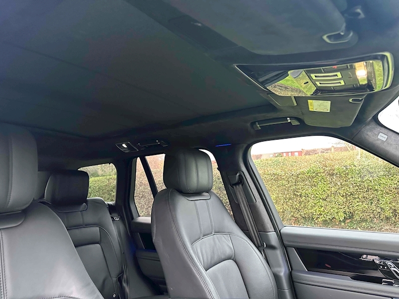 Land Rover 3.0 D300 MHEV Westminster Black SUV 5dr Diesel Auto 4WD Euro 6 (s/s) (300 ps)
