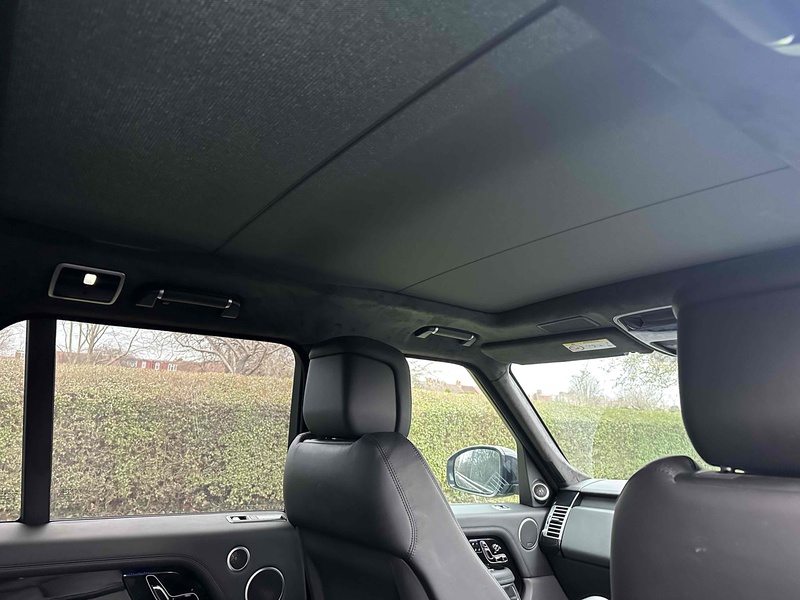 Land Rover 3.0 D300 MHEV Westminster Black SUV 5dr Diesel Auto 4WD Euro 6 (s/s) (300 ps)