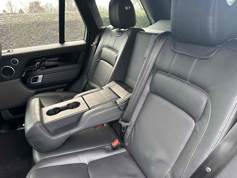 Land Rover 3.0 D300 MHEV Westminster Black SUV 5dr Diesel Auto 4WD Euro 6 (s/s) (300 ps)