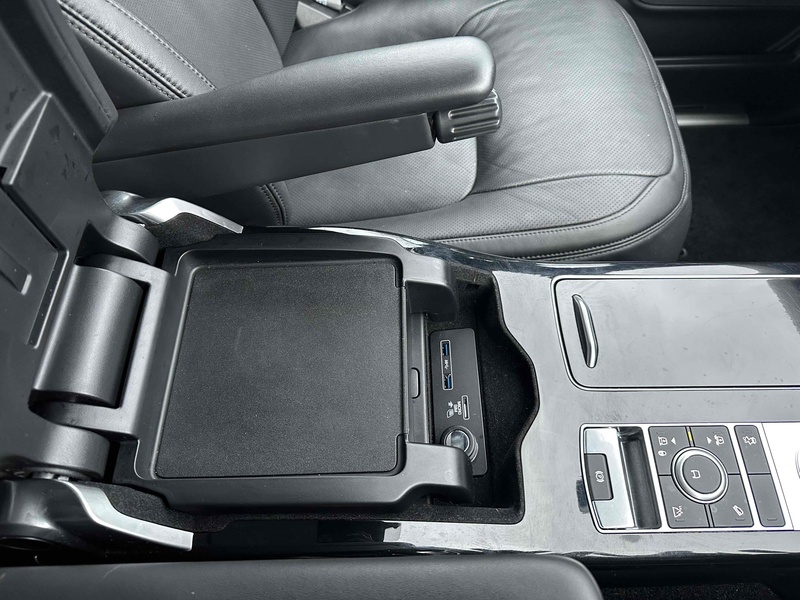 Land Rover 3.0 D300 MHEV Westminster Black SUV 5dr Diesel Auto 4WD Euro 6 (s/s) (300 ps)