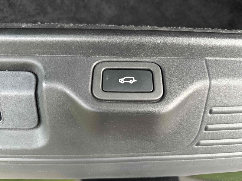 Land Rover 3.0 D300 MHEV Westminster Black SUV 5dr Diesel Auto 4WD Euro 6 (s/s) (300 ps)