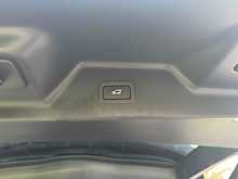 Land Rover Range Rover D300 MHEV Westminster Black