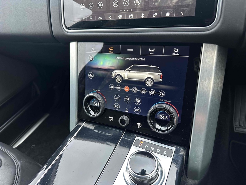 Land Rover 3.0 D300 MHEV Westminster Black SUV 5dr Diesel Auto 4WD Euro 6 (s/s) (300 ps)