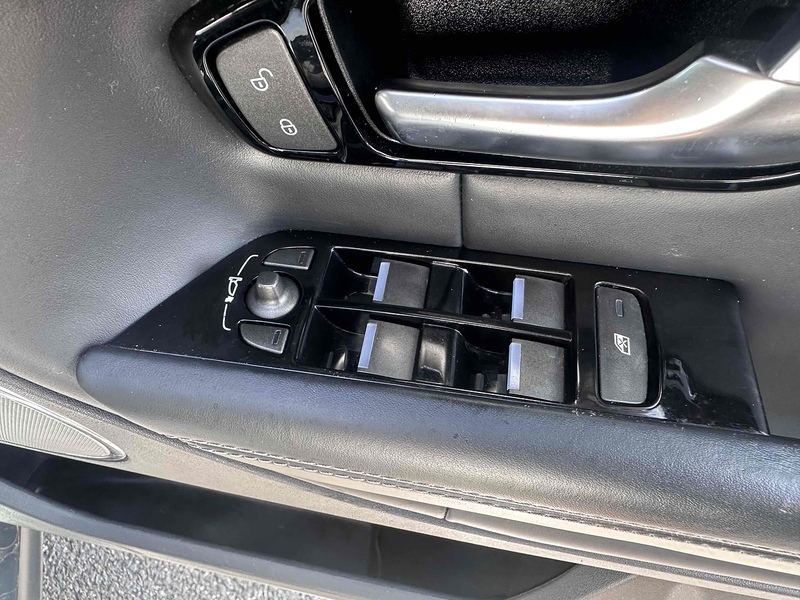 Land Rover 2.0 TD4 HSE Dynamic SUV 5dr Diesel Auto 4WD Euro 6 (s/s) (180 ps)