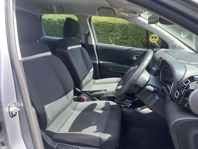 Citroen PureTech Shine SUV 1.2 Manual Petrol